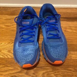 Under Armor HOVR men’s sneakers